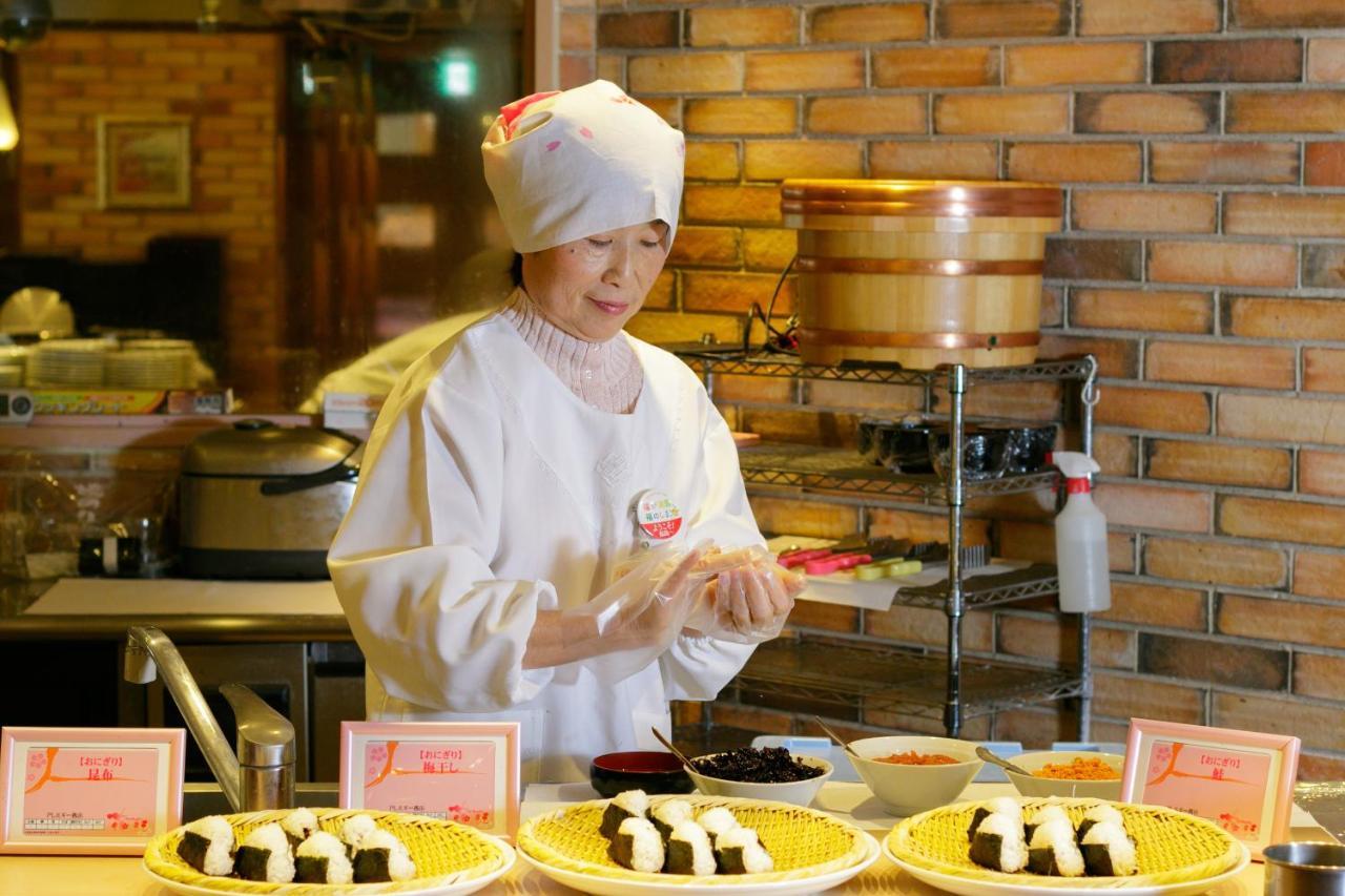 Iizaka Hotel Juraku Фукусима Экстерьер фото